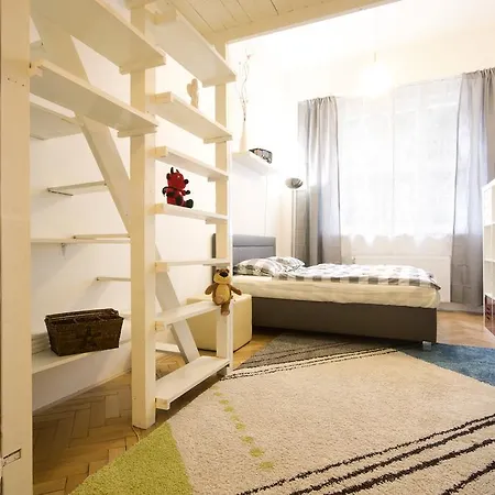 Victorie Apartment *